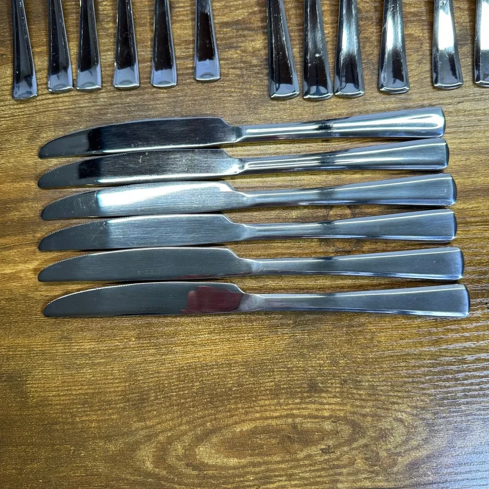 Oneida Stainless Flatware Set 26 Piece Tapered Handle Glossy Silver 89-223‎